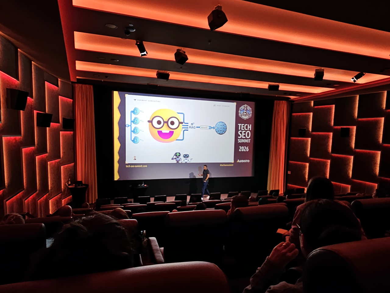 Rene Dhemant speaking at Tech SEO Summit